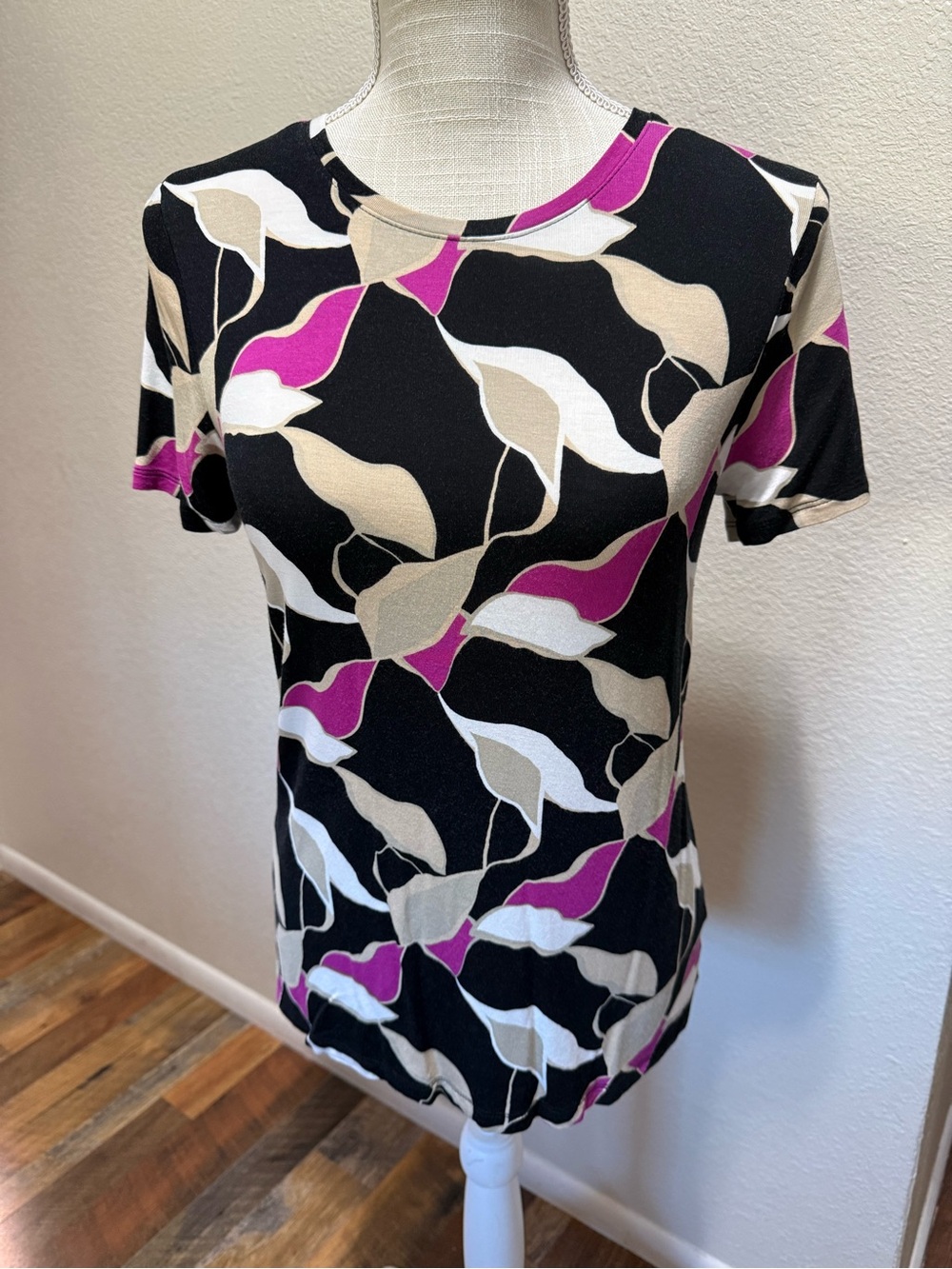Nine West - Women’s Patterned Short Sleeve Top - Size XS
